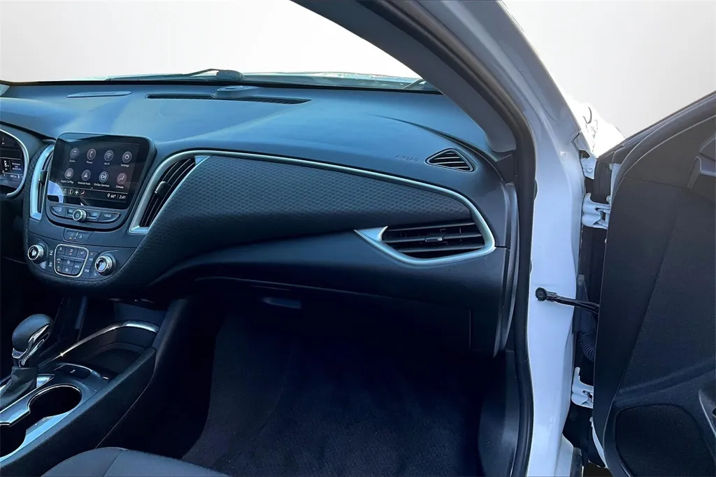2023 Chevrolet Malibu 1LT photo 8
