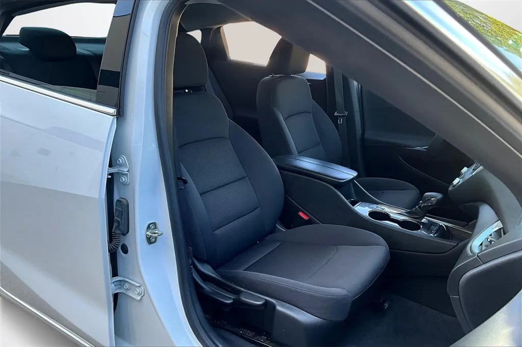 2023 Chevrolet Malibu 1LT photo 27