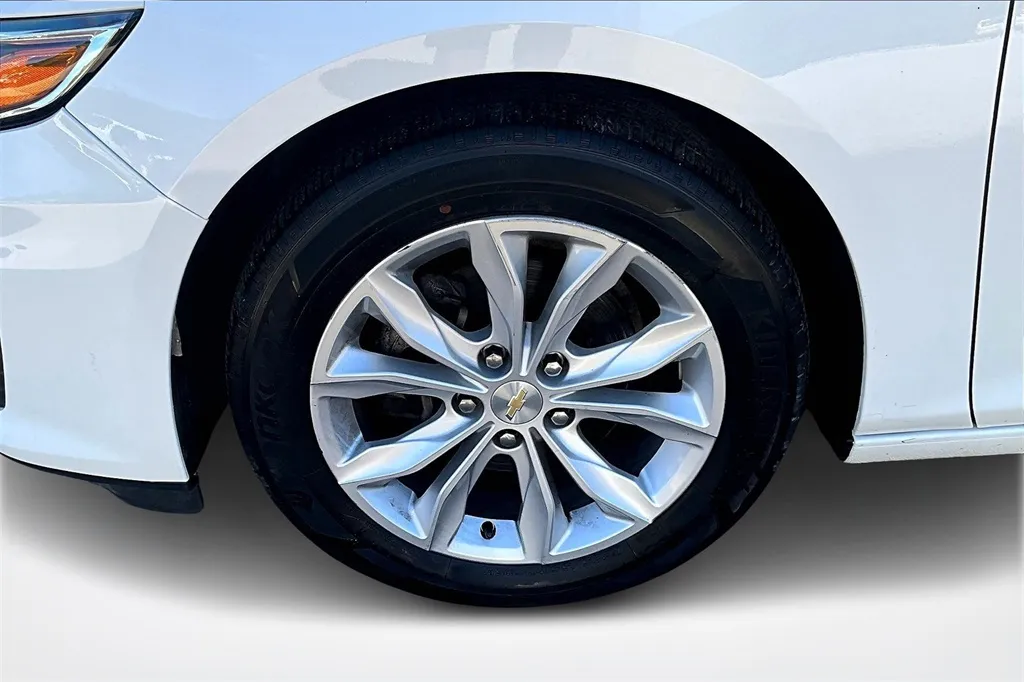 2023 Chevrolet Malibu 1LT photo 19