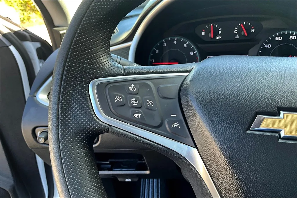 2023 Chevrolet Malibu 1LT photo 14