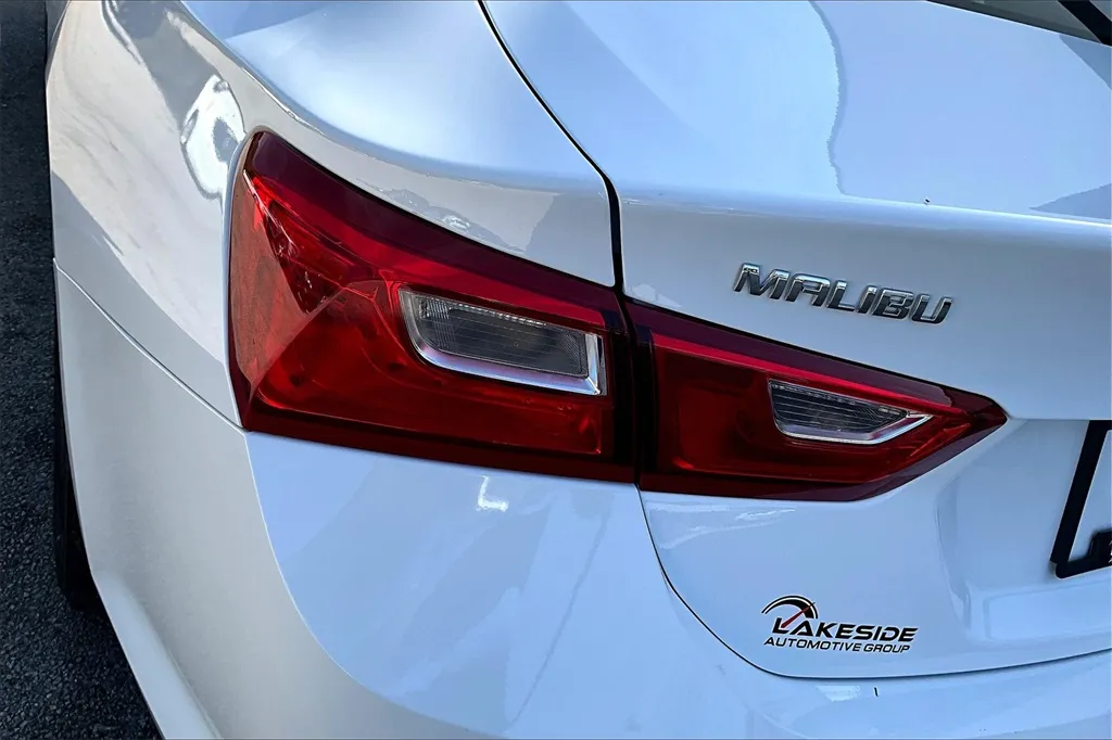 2023 Chevrolet Malibu 1LT photo 18