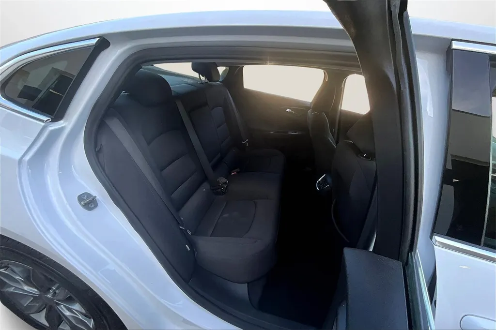 2023 Chevrolet Malibu 1LT photo 29
