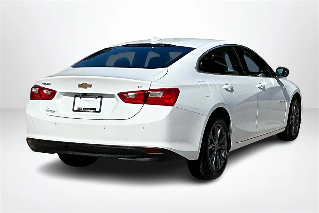 2023 Chevrolet Malibu 1LT photo 12
