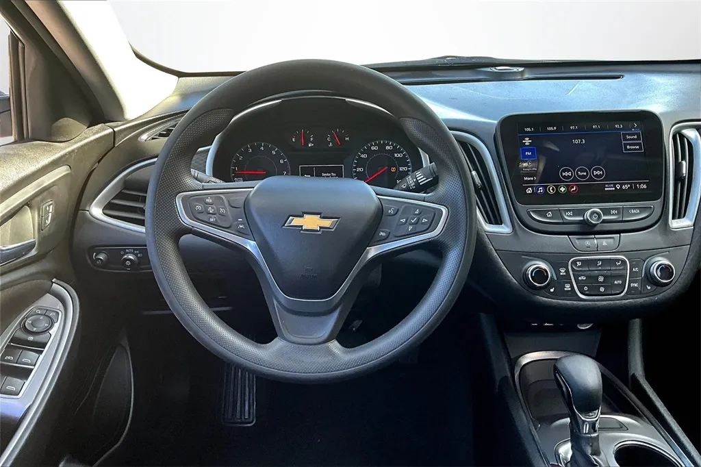 2023 Chevrolet Malibu 1LT photo 13