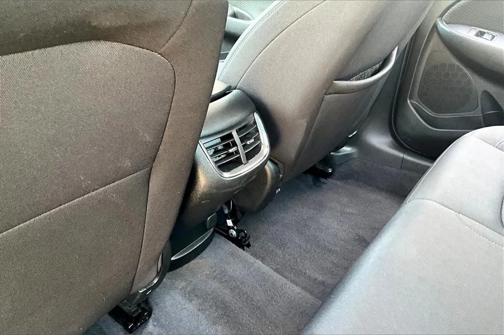 2023 Chevrolet Malibu 1LT photo 3