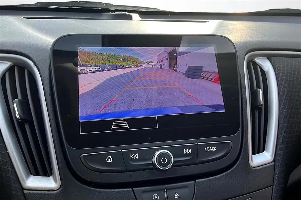 2023 Chevrolet Malibu 1LT photo 14