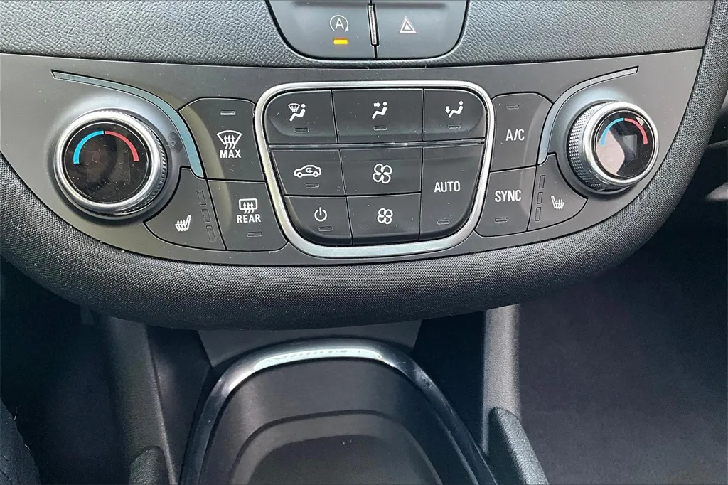 2023 Chevrolet Malibu 1LT photo 23