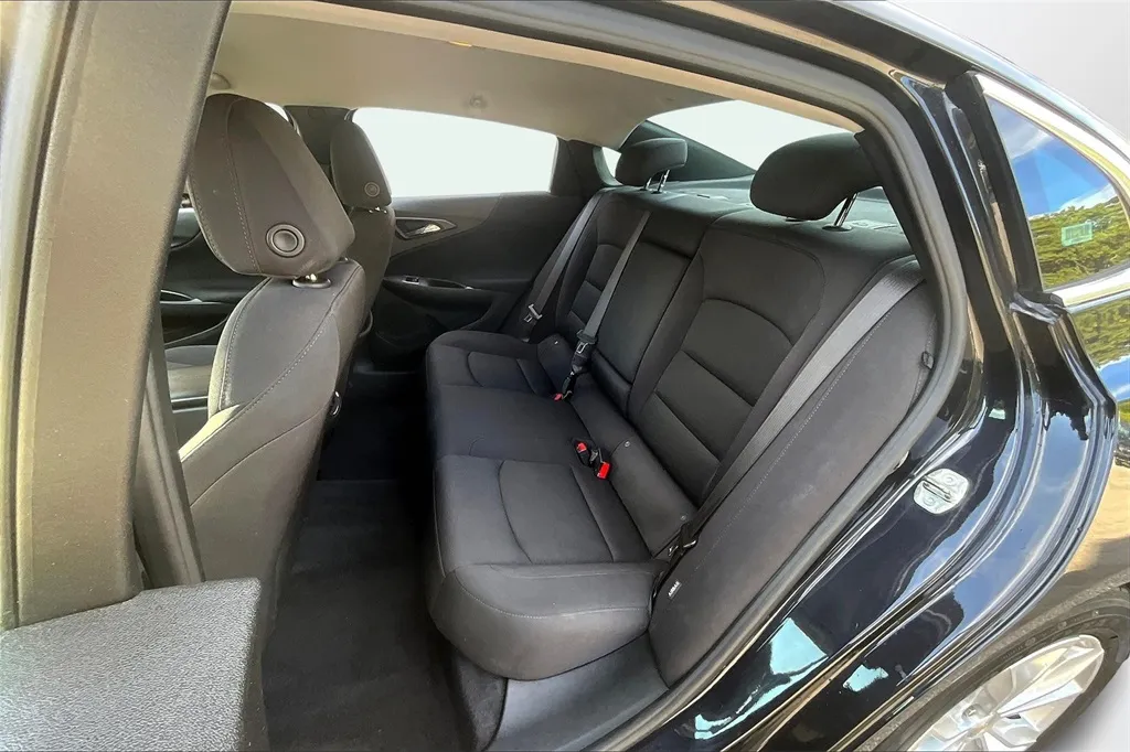 2023 Chevrolet Malibu 1LT photo 6