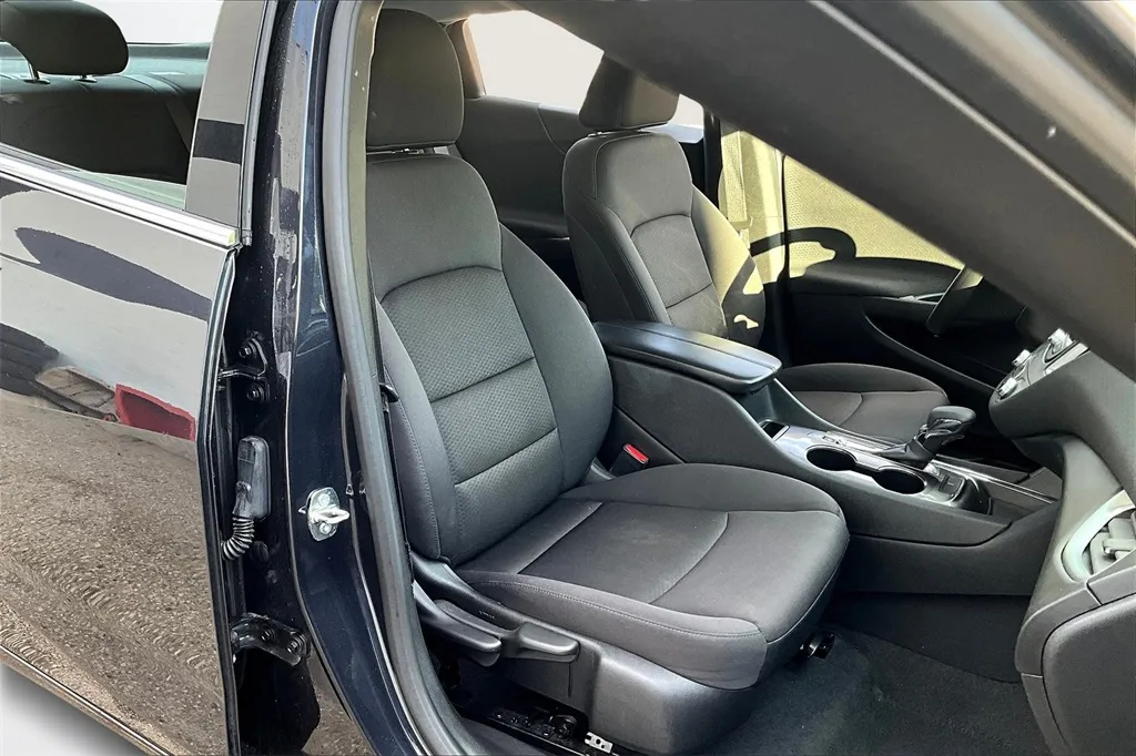 2023 Chevrolet Malibu 1LT photo 27