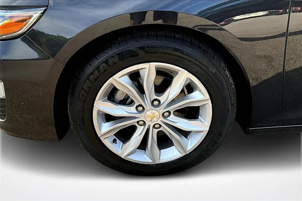 2023 Chevrolet Malibu 1LT photo 18