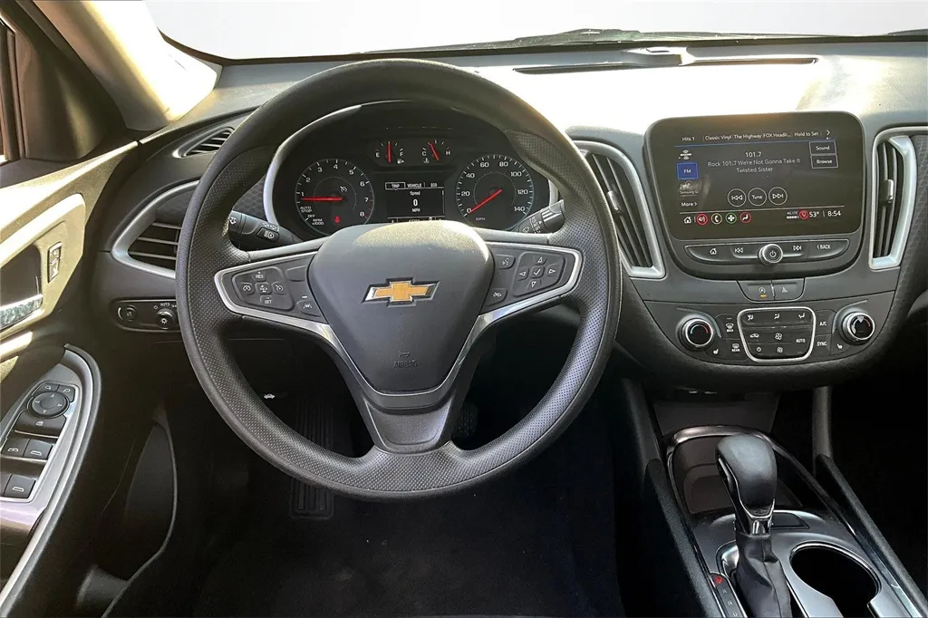 2023 Chevrolet Malibu 1LT photo 12