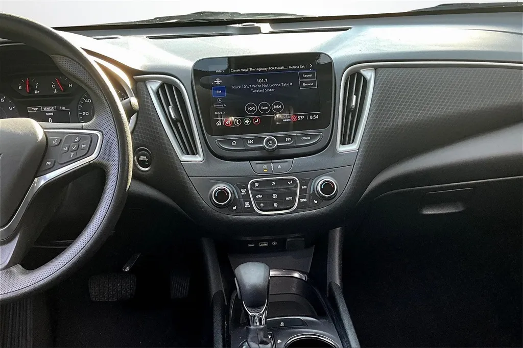 2023 Chevrolet Malibu 1LT photo 21