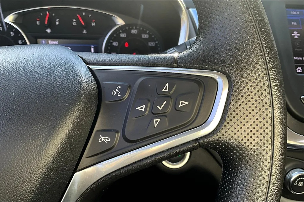 2022 Chevrolet Equinox LT photo 24