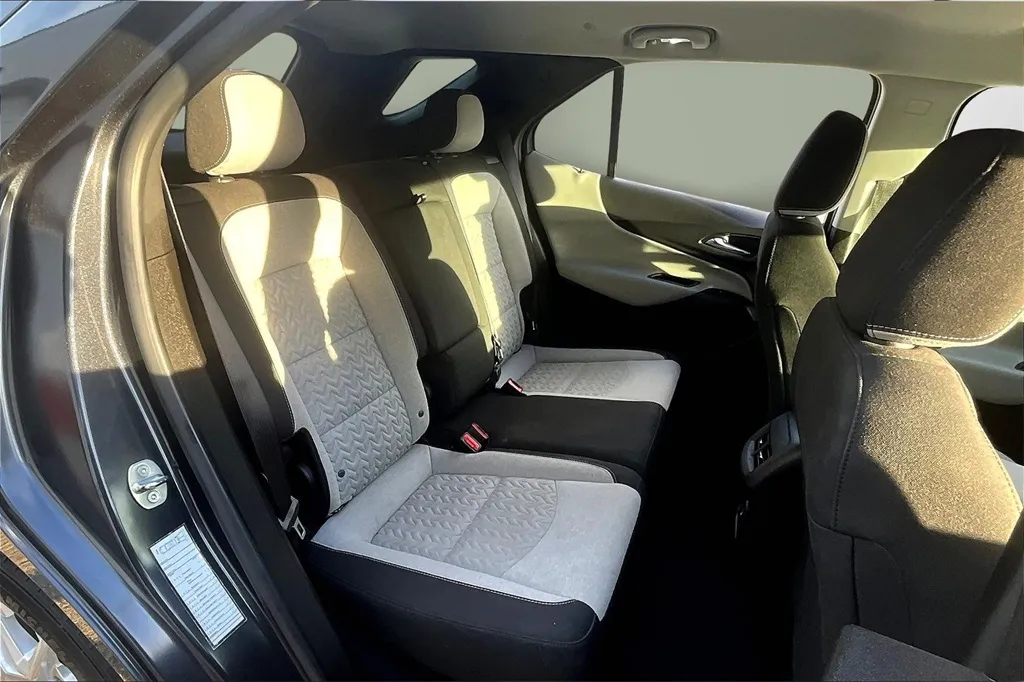 2022 Chevrolet Equinox LT photo 28