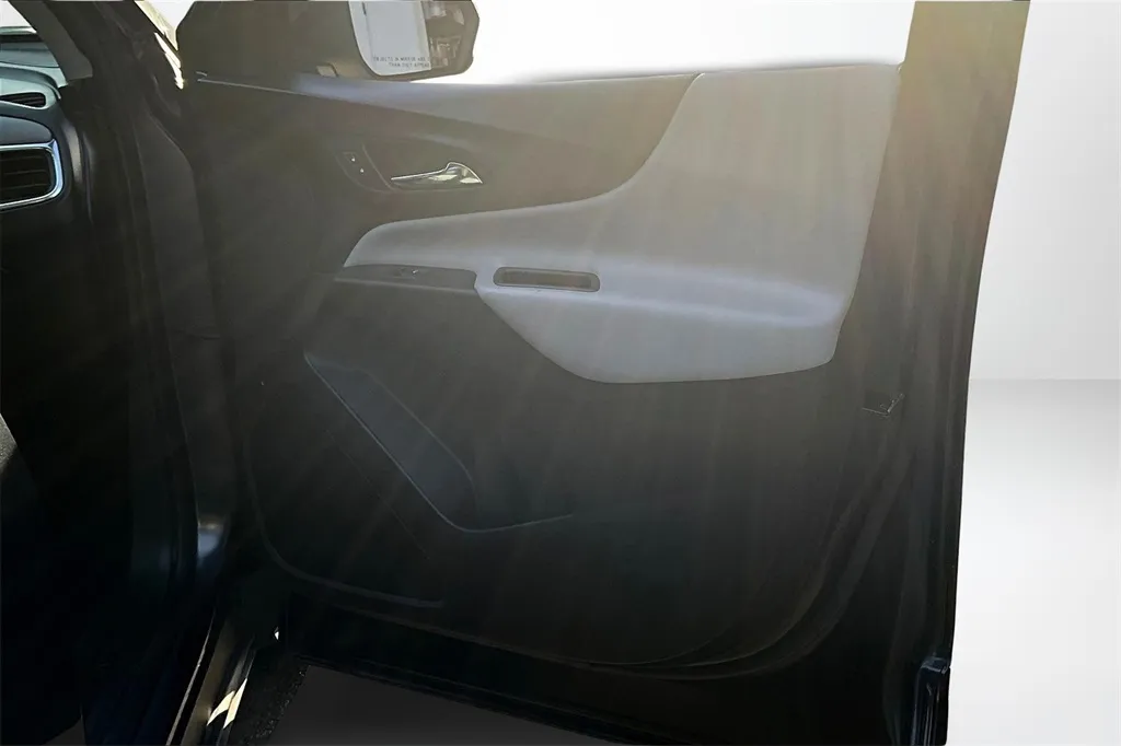 2022 Chevrolet Equinox LT photo 19
