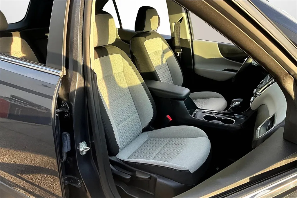 2022 Chevrolet Equinox LT photo 29