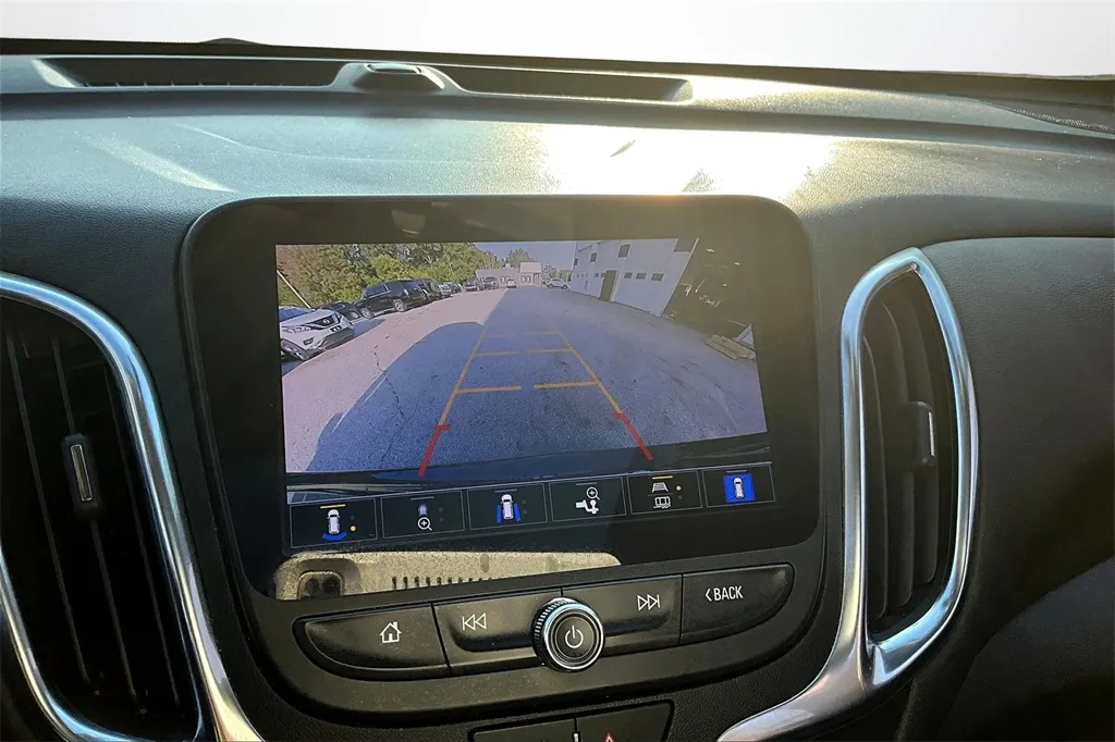 2022 Chevrolet Equinox LT photo 5