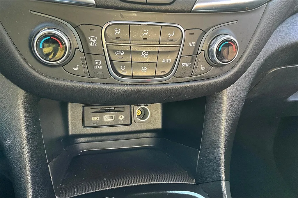 2022 Chevrolet Equinox LT photo 16