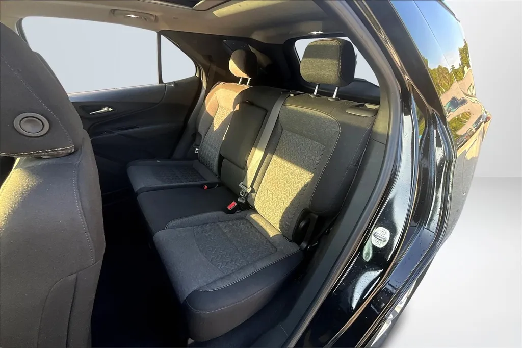 2022 Chevrolet Equinox LT photo 26