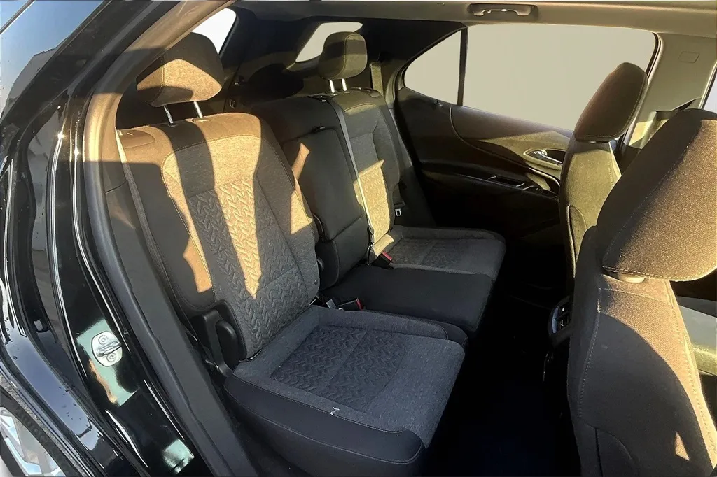 2022 Chevrolet Equinox LT photo 27