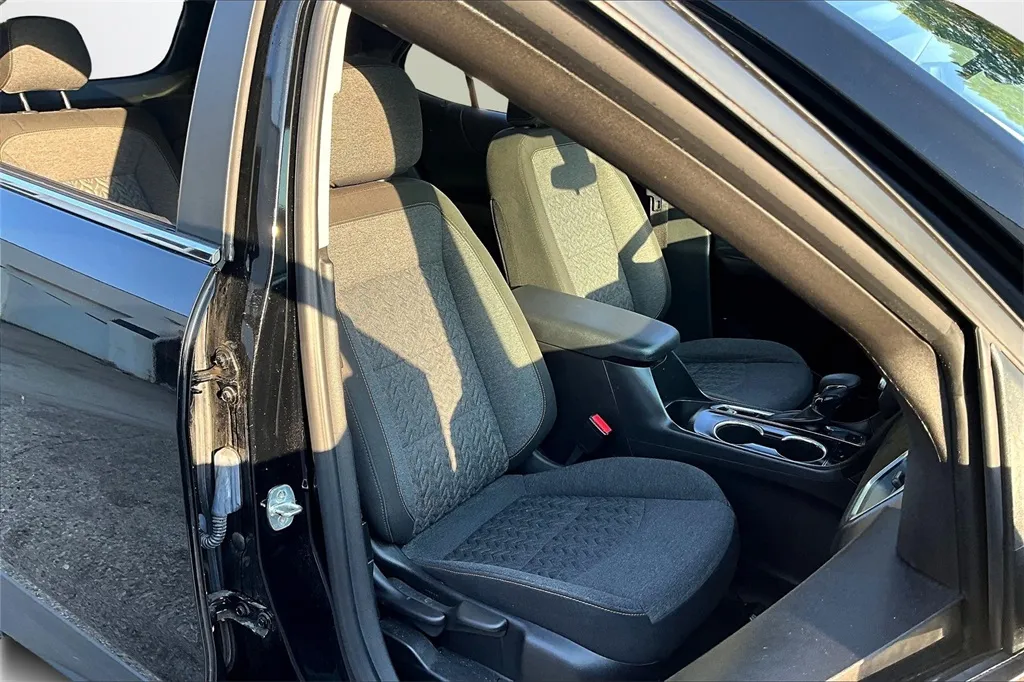 2022 Chevrolet Equinox LT photo 28