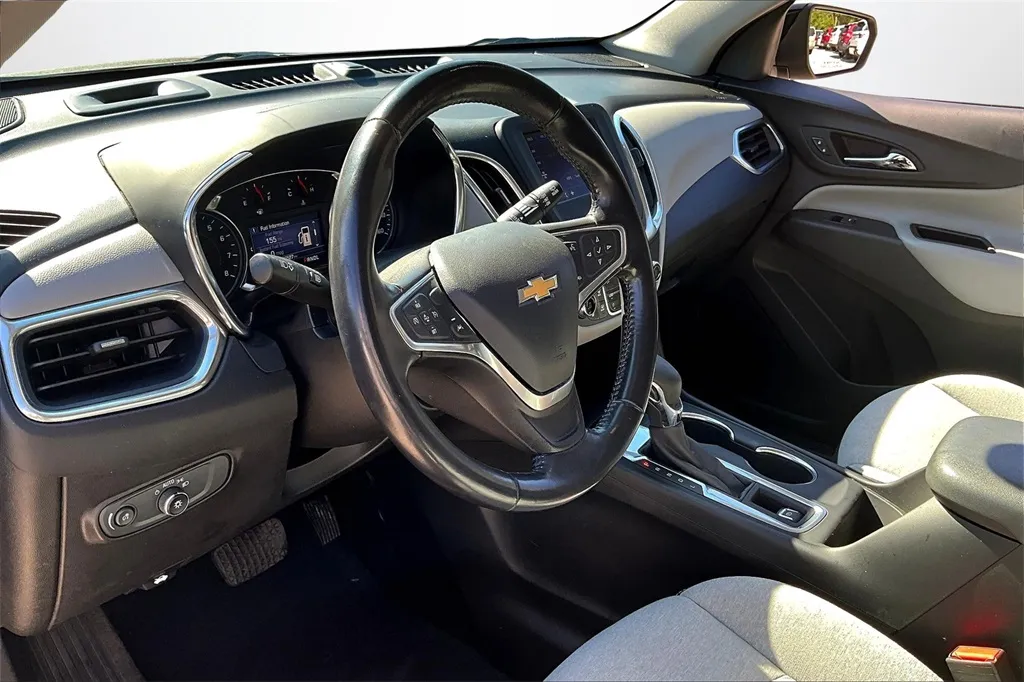 2022 Chevrolet Equinox LT photo 16