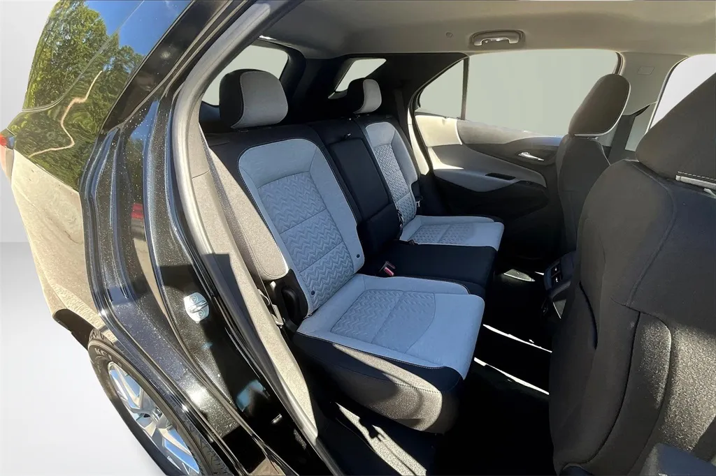 2022 Chevrolet Equinox LT photo 28