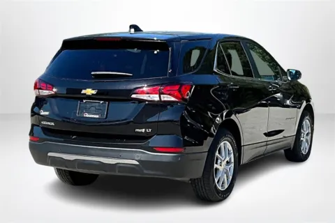 More photos of 2022 Chevrolet Equinox LT at Lakeside Automotive Group, MI