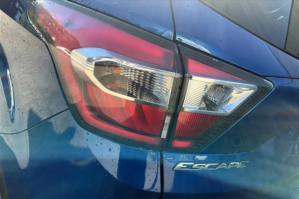 2017 Ford Escape SE photo 19
