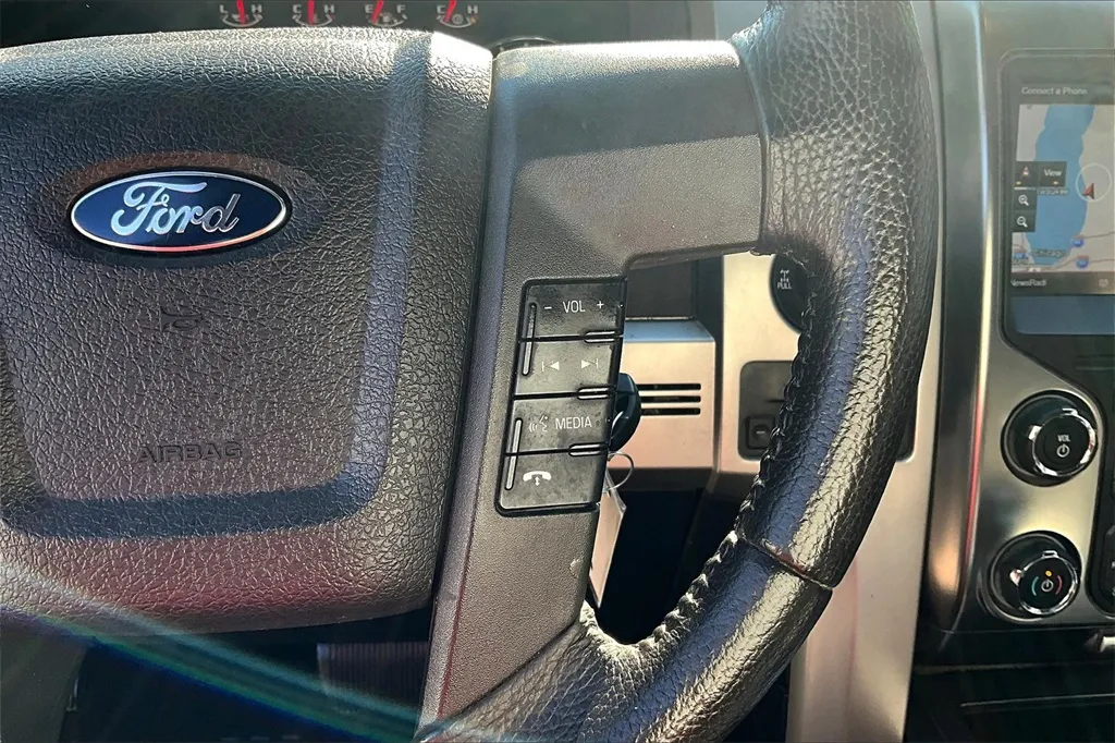 2014 Ford F-150 FX4 photo 24