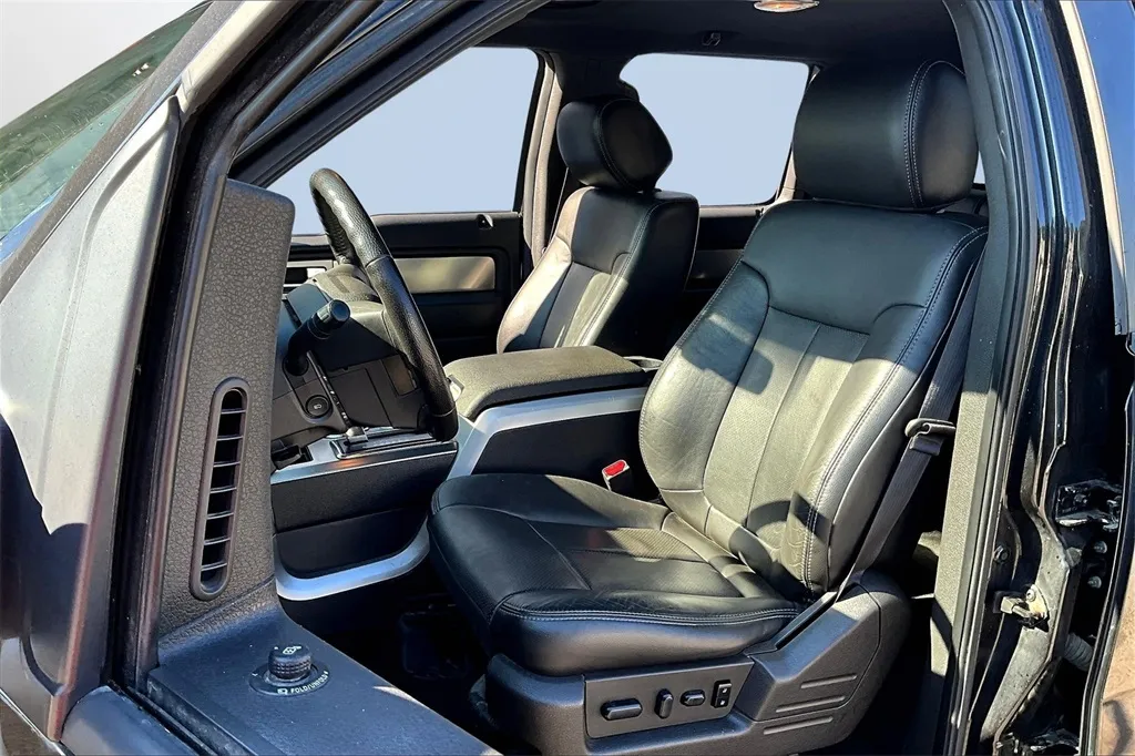 2014 Ford F-150 FX4 photo 17