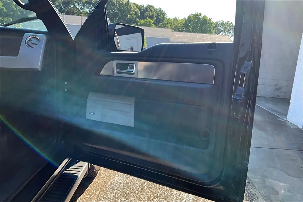 2014 Ford F-150 FX4 photo 19