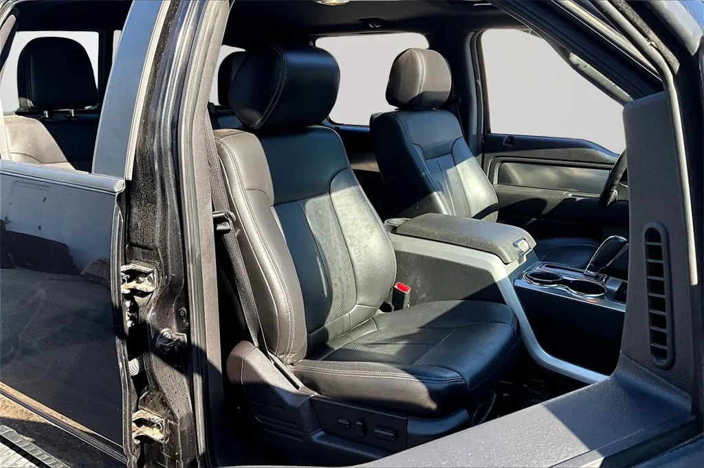 2014 Ford F-150 FX4 photo 29