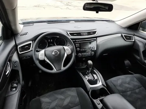 More photos of 2016 Nissan Rogue at Lakeside Automotive Group, MI