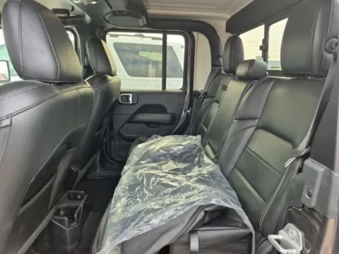 More photos of 2020 Jeep Gladiator Overland at Lakeside Automotive Group, MI