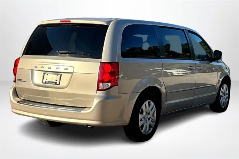 More photos of 2016 Dodge Grand Caravan SE at Lakeside Automotive Group, MI