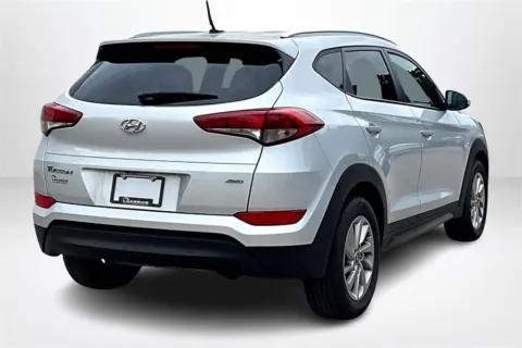 More photos of 2016 Hyundai Tucson SE at Lakeside Automotive Group, MI