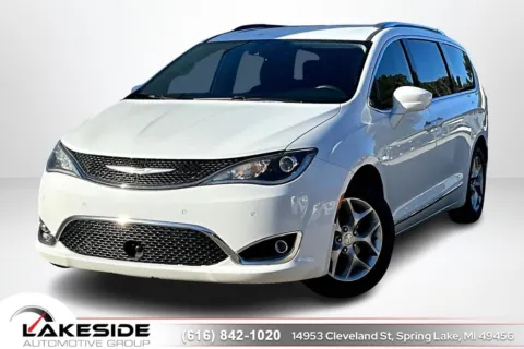 White 2019 Chrysler Pacifica Touring L Plus for sale in Spring Lake, MI