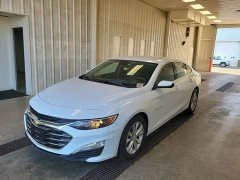 White 2020 Chevrolet Malibu LT for sale in Spring Lake, MI