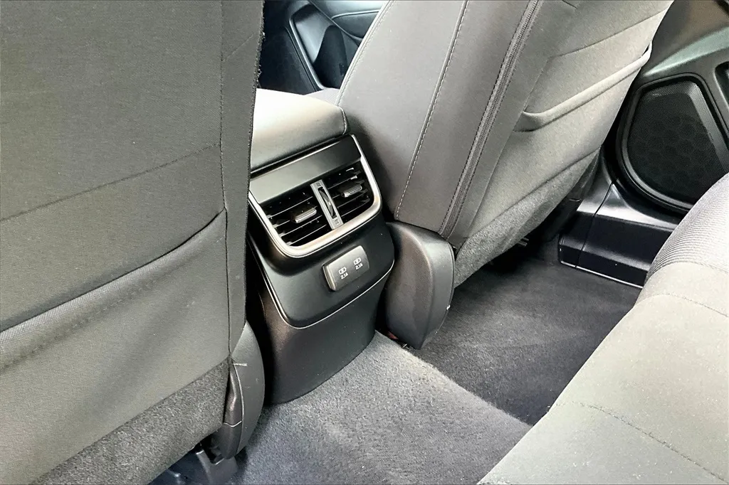 2022 Subaru Legacy Premium photo 3