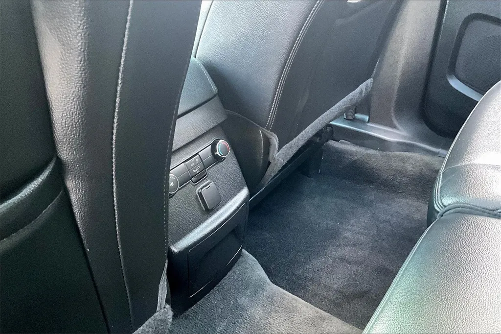 2017 Ford Explorer XLT photo 4