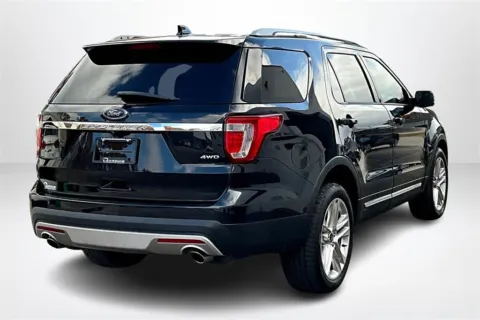 More photos of 2017 Ford Explorer XLT at Lakeside Automotive Group, MI