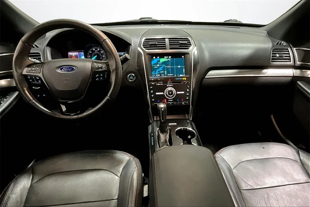 2018 Ford Explorer Sport photo 2