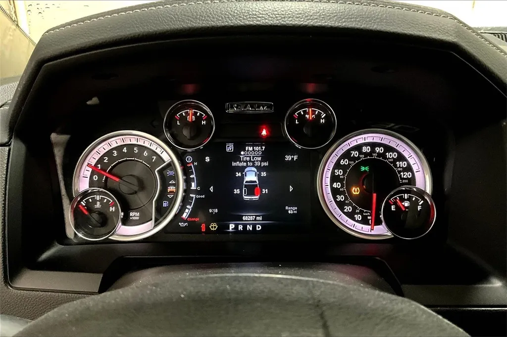 2017 Ram 1500 Laramie photo 4