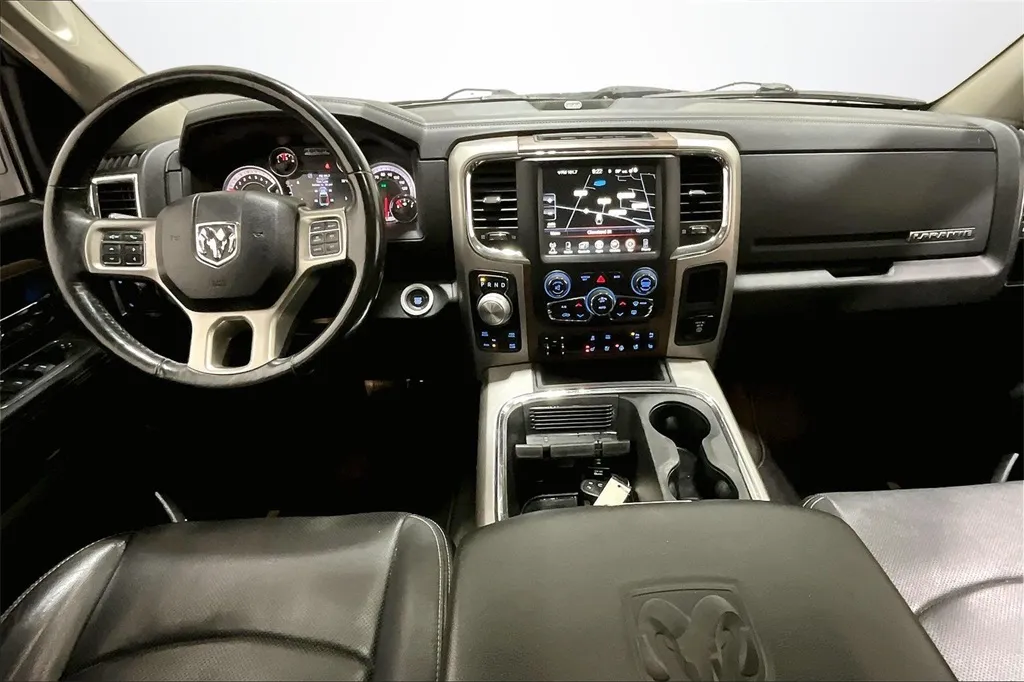 2017 Ram 1500 Laramie photo 2