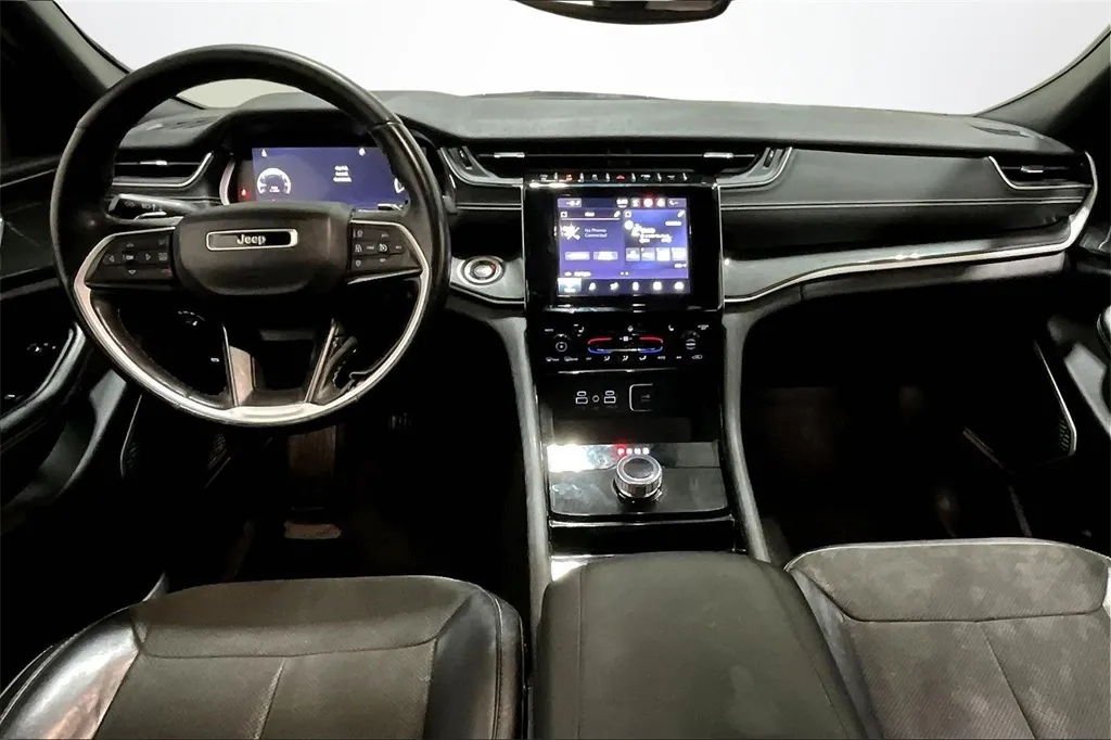 2022 Jeep Grand Cherokee Altitude photo 3