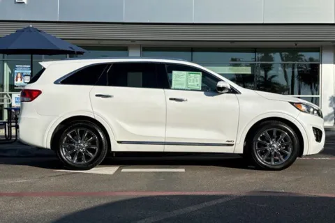 More photos of 2016 Kia Sorento SX Limited at Mossy Ford, CA