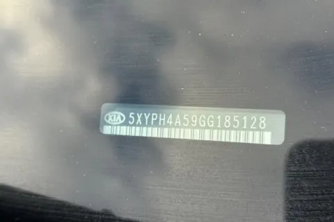 More photos of 2016 Kia Sorento EX at Mossy Ford, CA