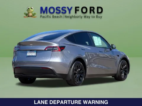 More photos of 2025 Tesla Model Y Long Range at Mossy Ford, CA