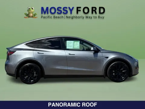 More photos of 2025 Tesla Model Y Long Range at Mossy Ford, CA